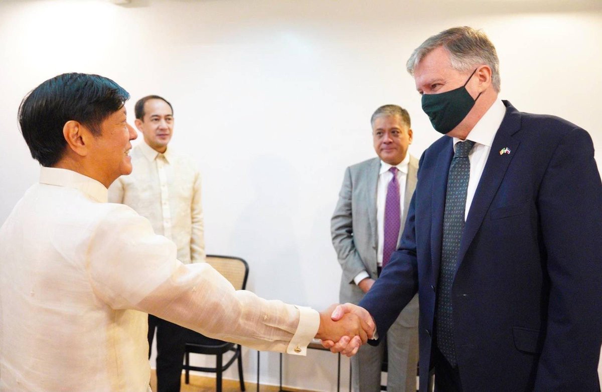 MJ__Mondejar's tweet photo. LOOK: President-Elect Bongbong Marcos reception Ambassador William Carlos of Ireland. | @smninews @DZAR1026 

📸: BBM Media Bureau https://t.co/CvegG0sxLX