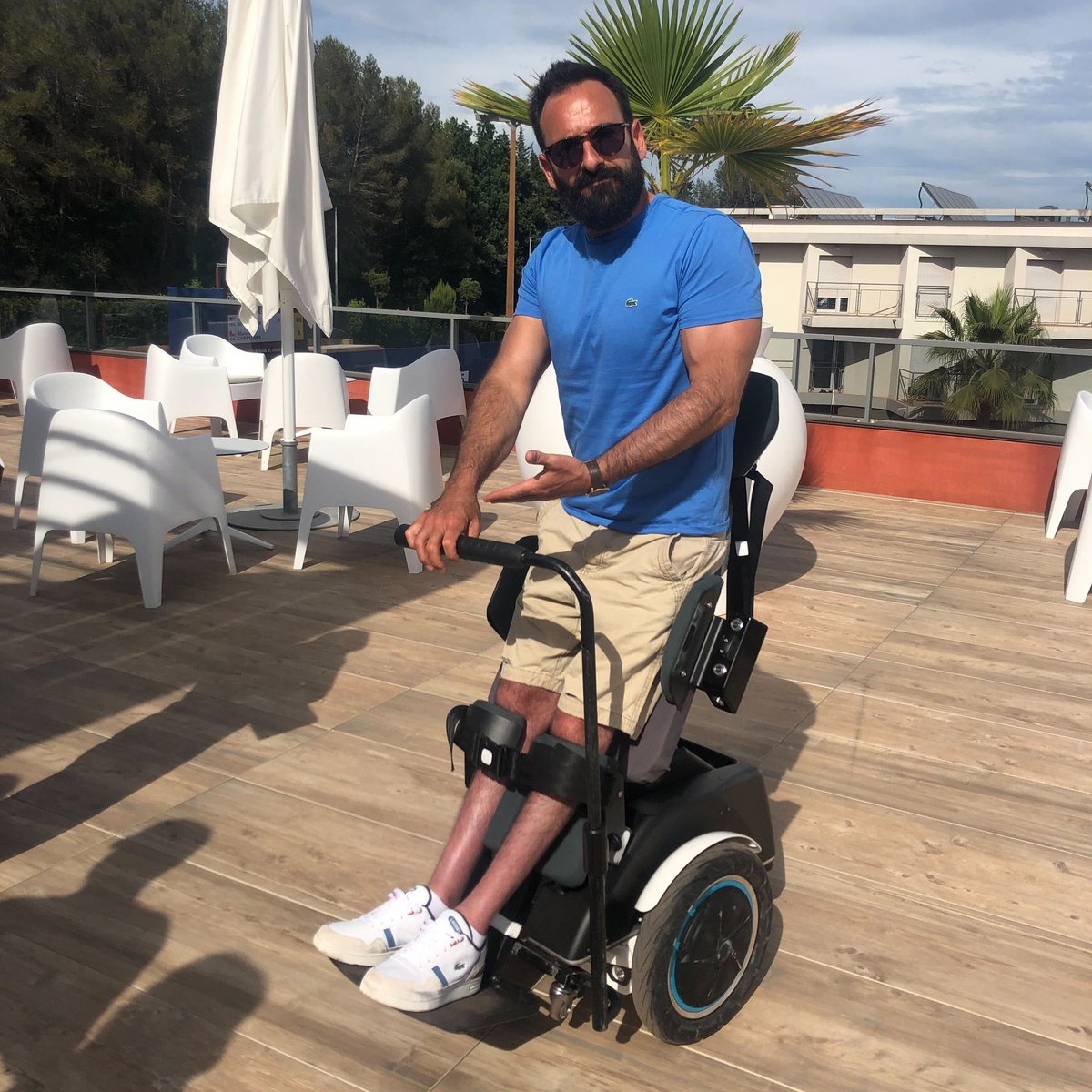 Merci à Access Matériel Médical pour son invitation au French Riviera Open 2022 ! On a pu faire essayer le #Gyrolift au directeur du tournoi, Michaël Jérémiasz <a href="/MJEREMIASZ/">MICHAEL JEREMIASZ</a>, rien que ca ! 🤩 #Gyrolift validé !

#handicap #handisport #tech #tennis