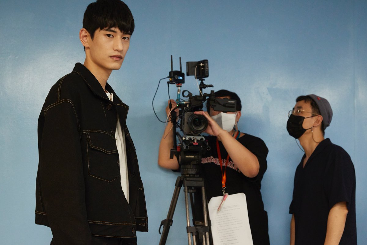 <수업중입니다>✍️ Behind the scene 2021.09 seoul🇰🇷 🏫강의실 촬영현장😝 차지우✖️이로아 학생 시청자분들도 수업 열심히 듣고 계신 거죠⁉️👀...