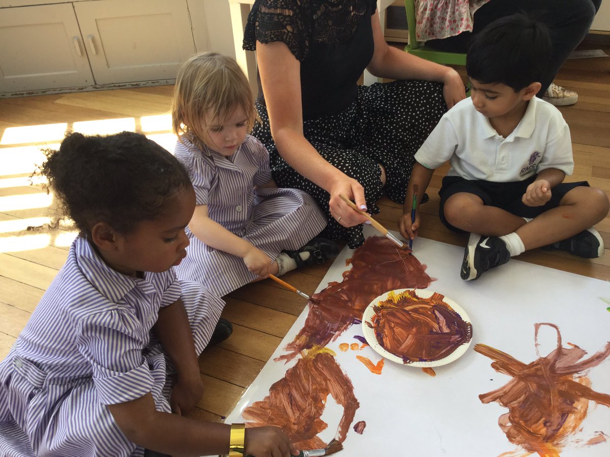 RuspiniHouseRMS's tweet photo. Daffodils enjoyed large scale painting to music this week. This was an activity chosen by solely by the children who will all extremely engaged throughout, we listened to Disney instrumental music whilst making our marks with paint! #eyfsart #paintingmusic https://t.co/AeaJUf07n6