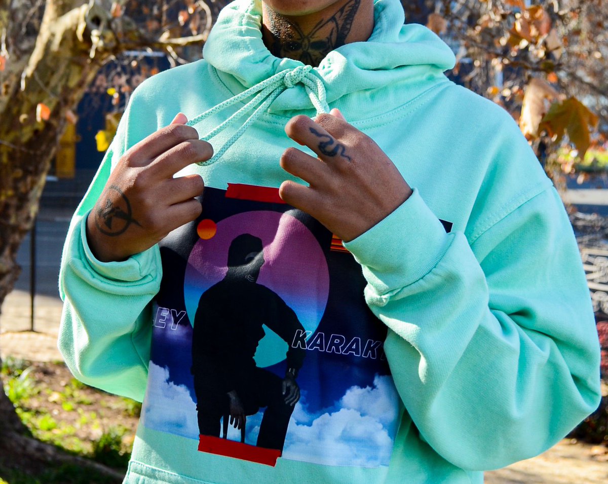 BLVCK_TRILOGY's tweet photo. SMILEY KARAKTER SWEET SUNSET hoodies now available @mangrovestreet 

Hoodie with SK sweet sunset centre front print, kangaroo pocket, drawstring and hood.

Colourway: White, Peach, Pink &amp; Turquoise 
Size Curve: S/M/L https://t.co/B94p7y8uSJ