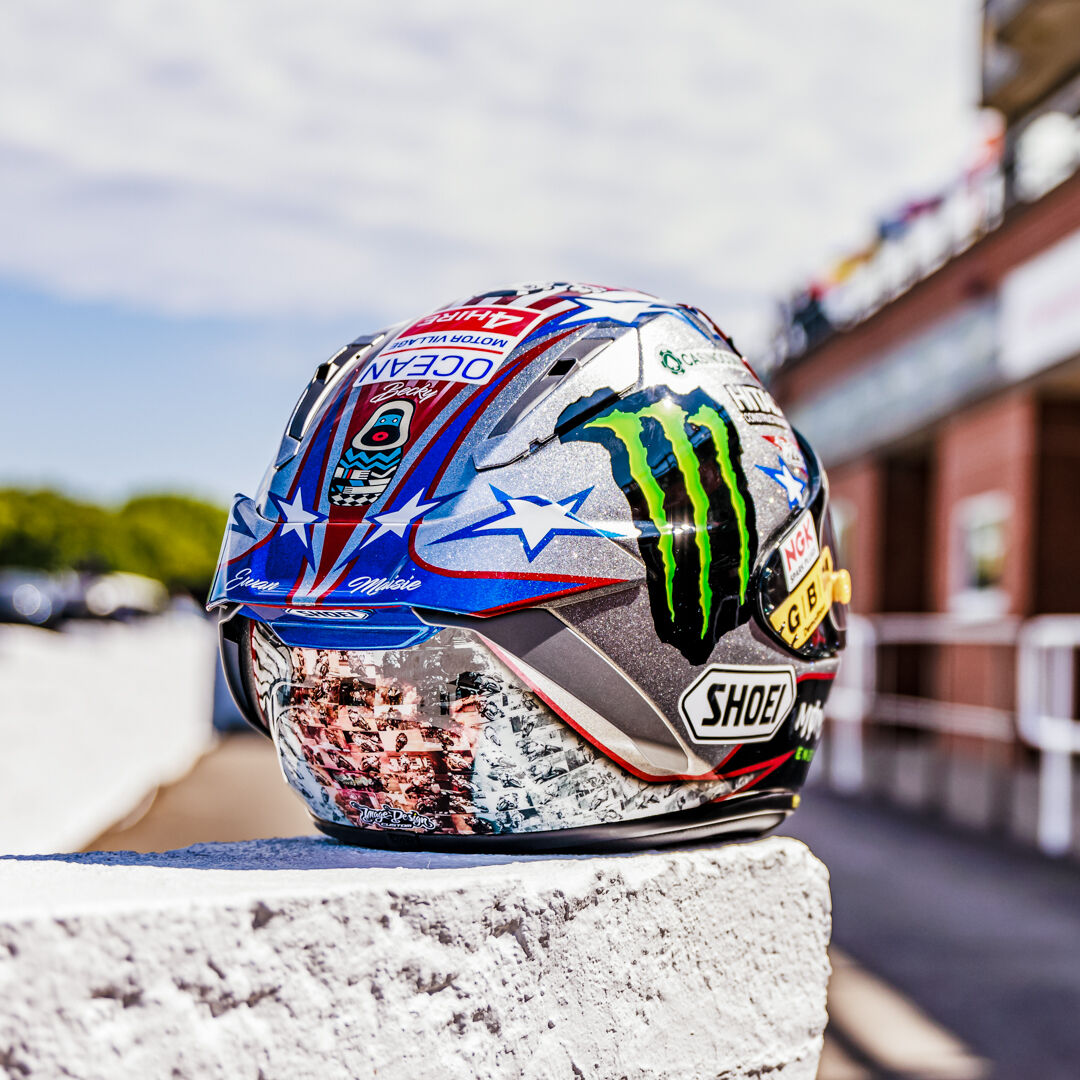 Check out John Mcguinness' new X-SPR helmet including photos to commemorate his 100th TT start. What do you think of John's helmet let us know in the comments! Find more about the X-SPR here: bit.ly/3mv6M1p #Shoei #ShoeiXSPRPRO #ShoeiHelmet #TT #IOMTT #IsleOfManTT