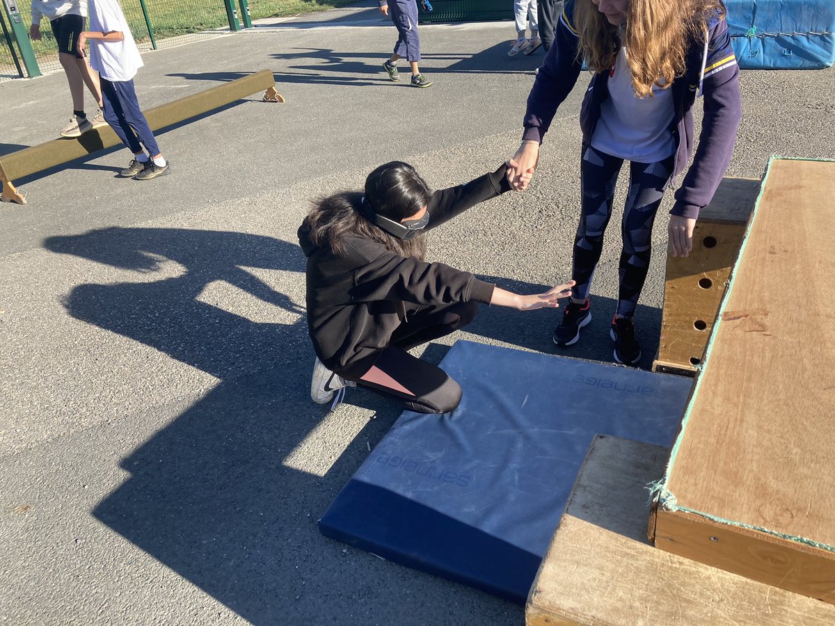 UnssTarn tweet media