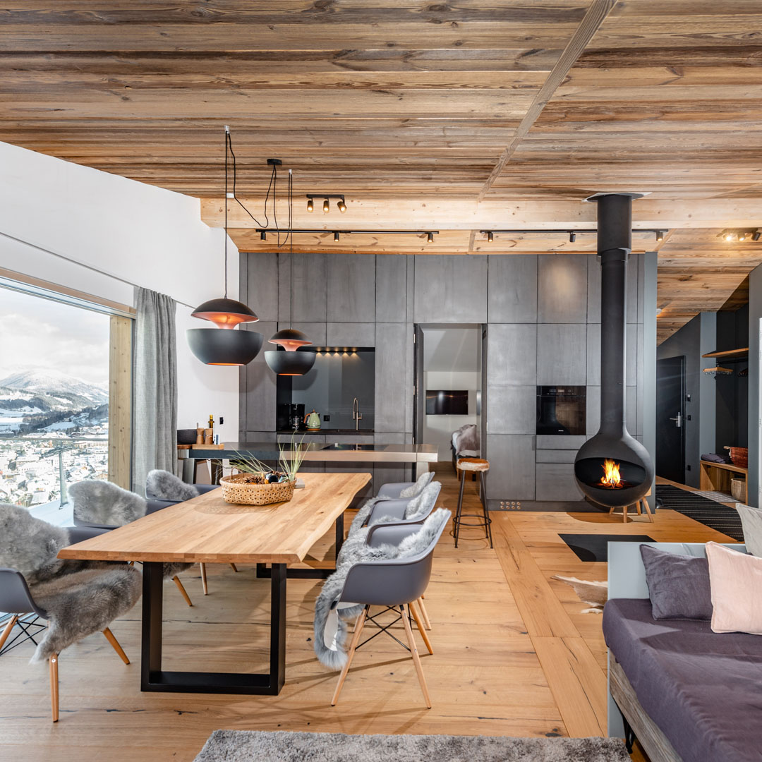 ChaletNL's tweet photo. WAUW! Gewoon, wauw. 💎 Dit 6-persoons #penthouse in #Schladming draagt de naam 'White Gold' en kan rechtstreeks op je bucketlist. Wie gaat er met je mee? - https://t.co/HOZvfgesAo https://t.co/i6UH33e6YR