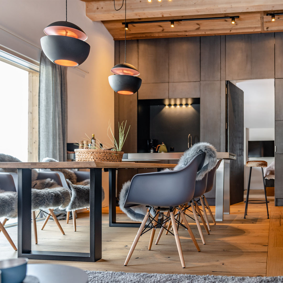 ChaletNL's tweet photo. WAUW! Gewoon, wauw. 💎 Dit 6-persoons #penthouse in #Schladming draagt de naam 'White Gold' en kan rechtstreeks op je bucketlist. Wie gaat er met je mee? - https://t.co/HOZvfgesAo https://t.co/i6UH33e6YR