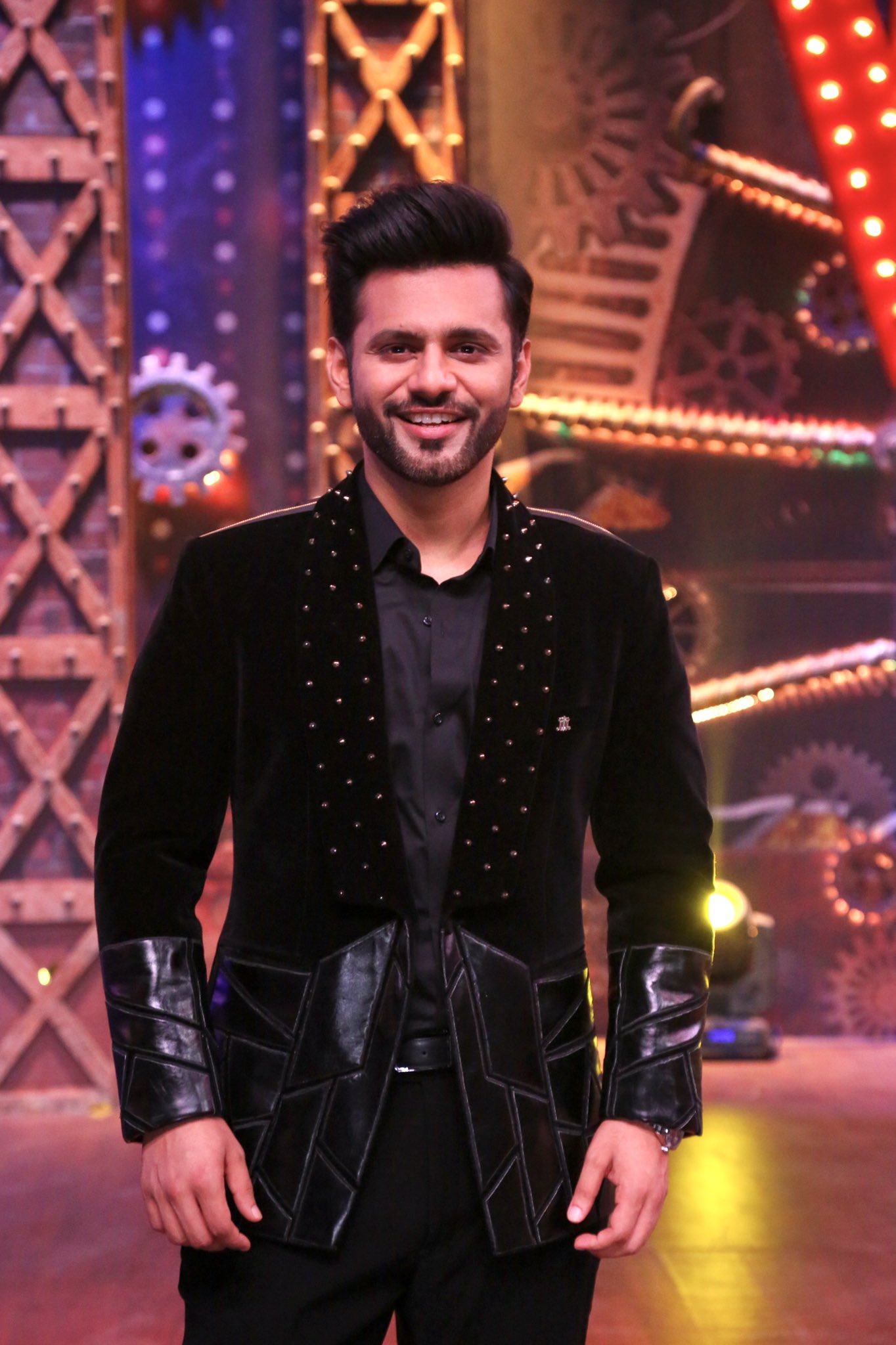 RAHUL VAIDYA RKV on Twitter "Cheers to the 3 million followers Family