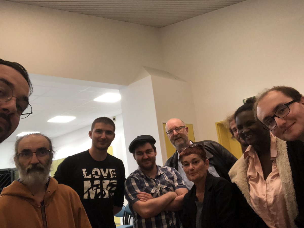 hemet_RS_77_7's tweet photo. Une belle réunion avec de nombreux échanges et réflexions sur l’avenir de la politique du pays ! Merci à toutes et tous d’être venus ! 
#Circo7707 #legislatives2022 #RepubliqueSouveraine #RS77 https://t.co/D7yGZOcxwZ