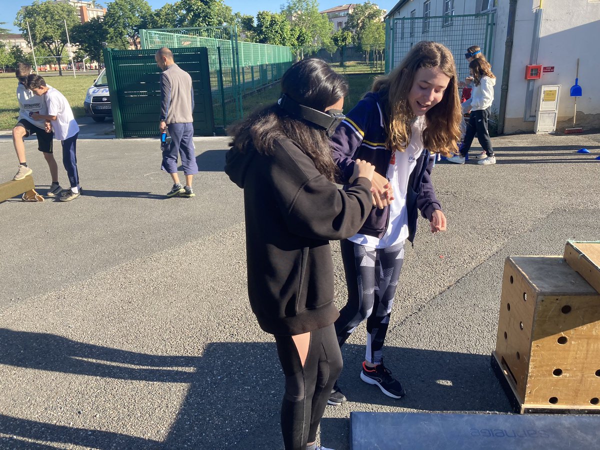 UnssTarn tweet media