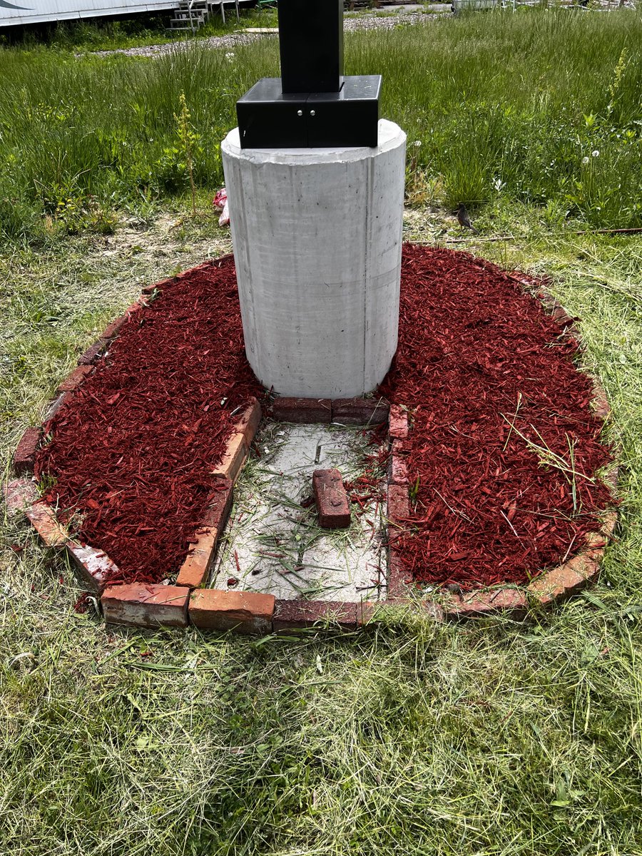 ParkerVillage's tweet image. Freshening things up a bit. #Solarsmartlight #landscaping