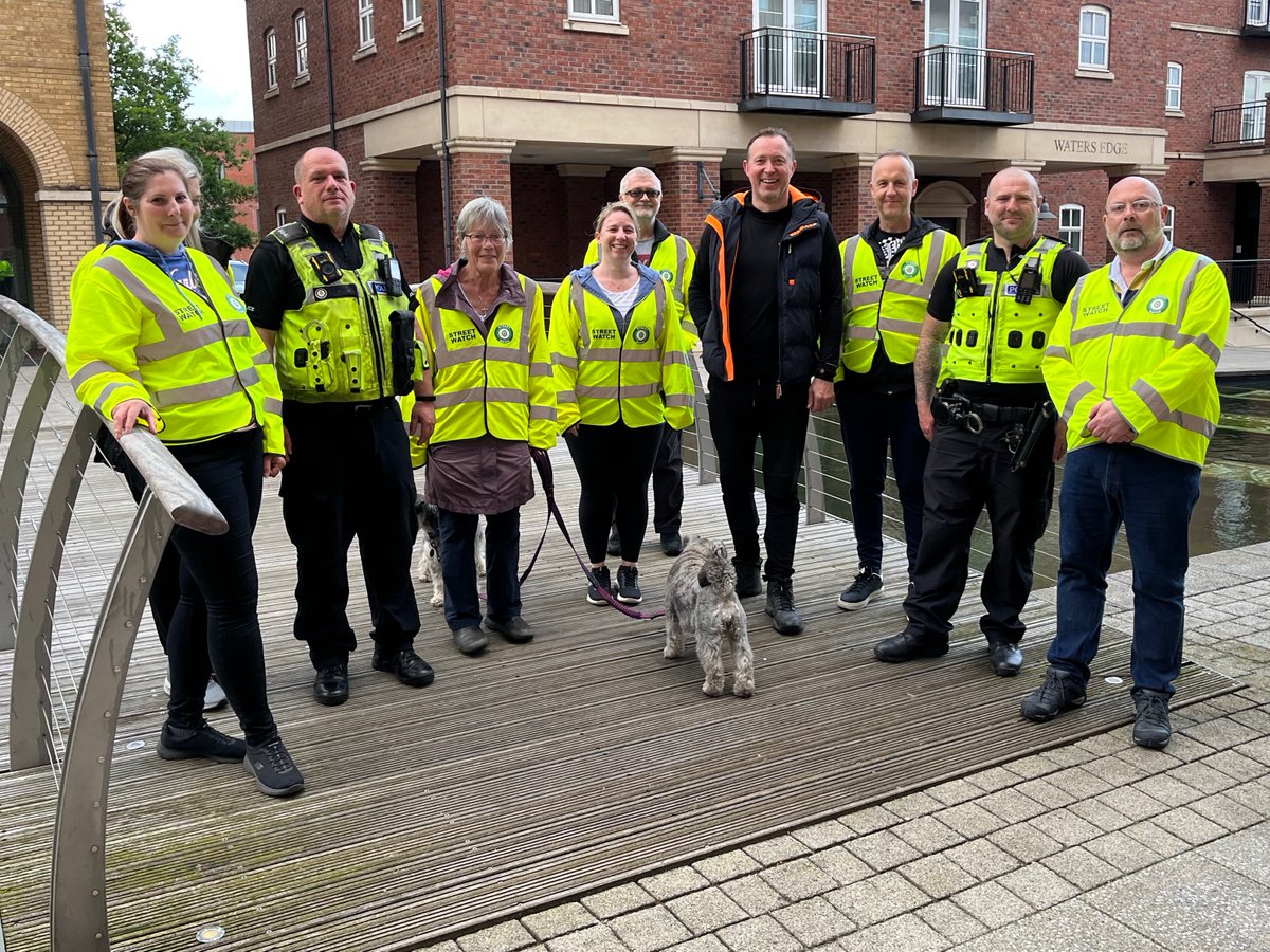 Great to patrol #DickensHeath with our local Neighbourhood team Sergeant Ade and PC Paul plus Councillor Richard. <a href="/ShirleyWMP/">Shirley Police</a> <a href="/WMPolice/">West Midlands Police</a> <a href="/StreetWatchWM/">StreetWatch West Midlands</a> <a href="/dickensheath/">Dickens Heath</a>