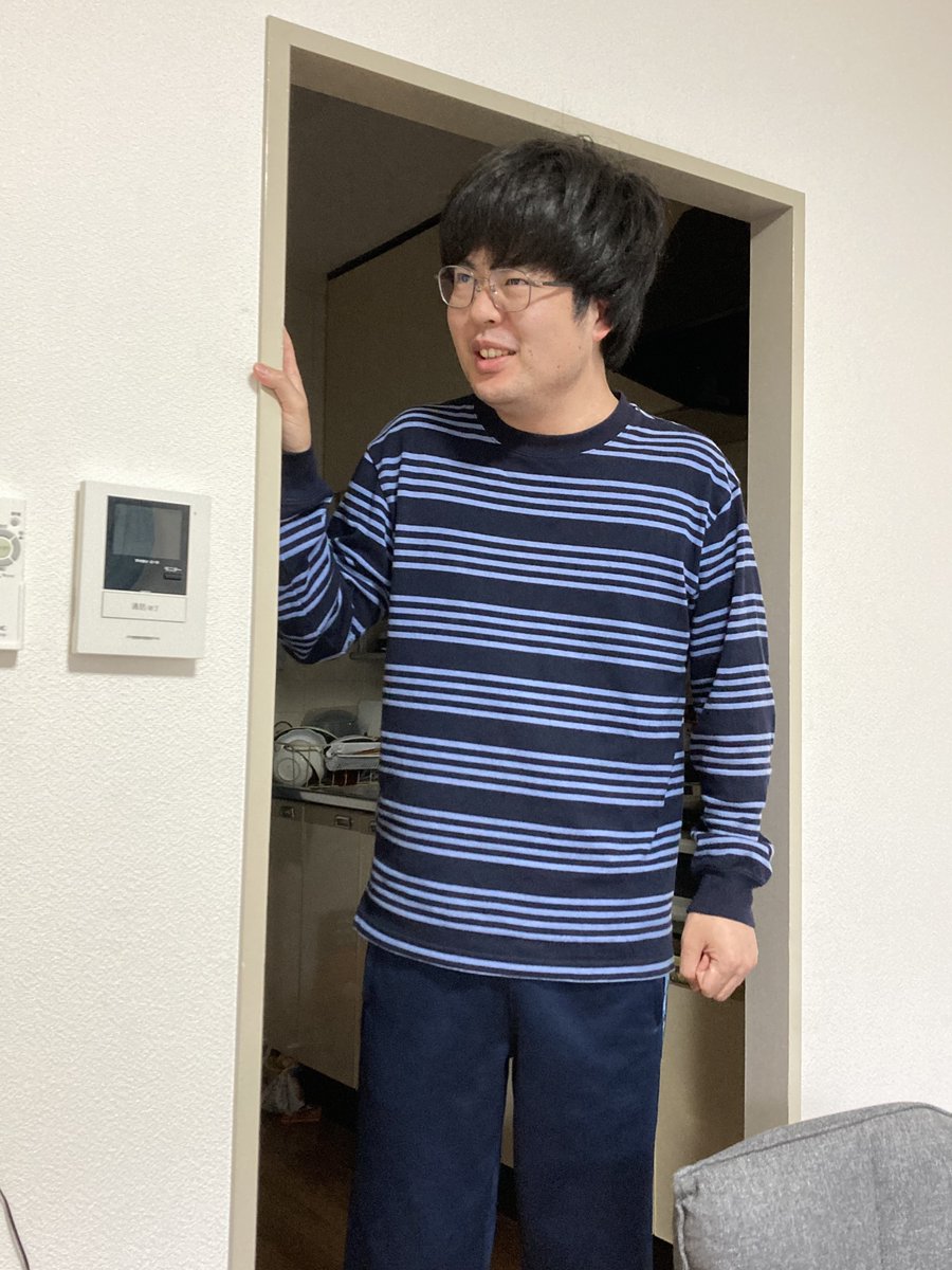 Mugen3solider's tweet photo. 土岡にもらったヤクルト1000を飲んで15時間も寝てしまった被害者・鉄太郎さん
「あんたに貰ったヤクルト1000のせいで僕の1日がボロボロだ…」 https://t.co/r5yYPlefDi