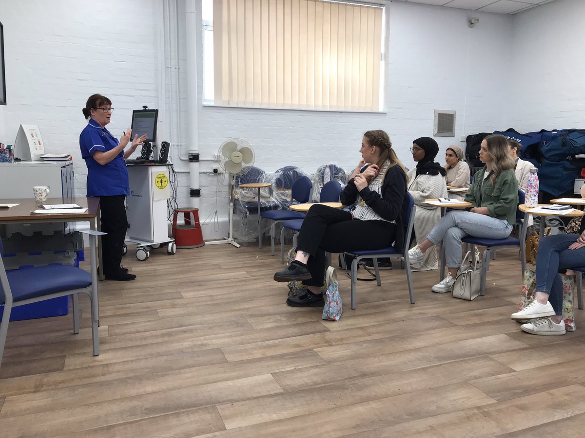 Great to be back in the classroom for our Enhanced Maternal Care study day #EMC #safematernitycare @TraceyBryan20 @debwilson1967 @kerry81williams @EBroughtonHOM