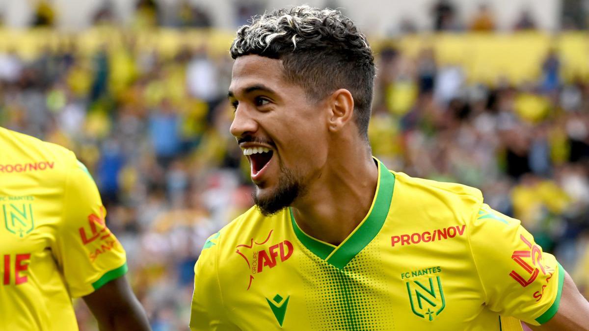 West Ham have been offered the chance to sign Ludovic Blas from Nantes for £17M [<a href="/lequipe/">L'Équipe</a>] the attacking midfielder has 15 G/A in 35 Ligue 1 games this season. #COYI #WHUFC #TransferNews #WHA #Nantes #ligue1 #PremierLeague
