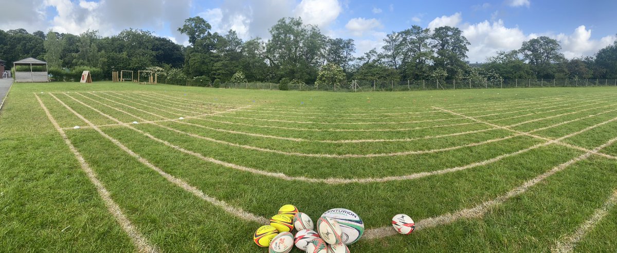 OsianWRU's tweet photo. Barod am ddiwrnod llawn Hwyl heddiw yn @YDdwylan 🏉 Ready for a fun day today @YDdwylan  🏉 @ClwbRygbiCNE @WRU_Scarlets @ygemlyn https://t.co/si0XwJThhU