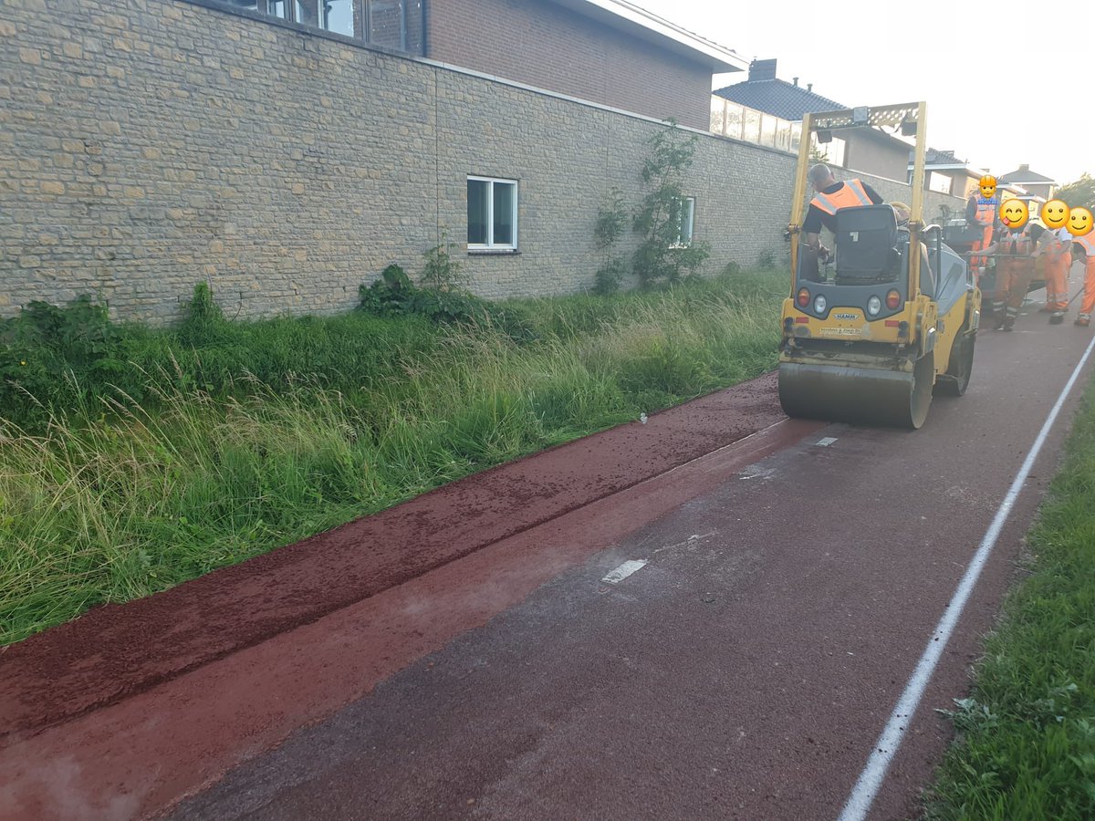 WIS_Sander's tweet photo. 🚧#Werkzaamheden🚧 Gisteravond is het fietspad langs de #provinciale weg #N443, plaatselijk bekend als de Carolus Clusiuslaan in #Sassenheim, weer een stukje veiliger geworden. @zuid_holland https://t.co/zWC6gIYw4F