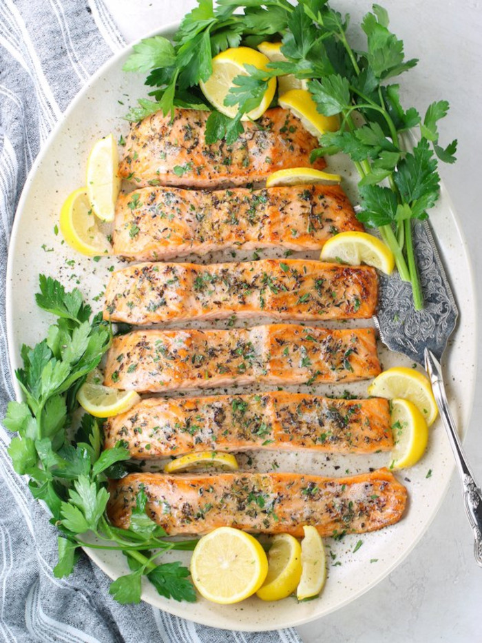 BAKED LEMON PEPPER SALMON (GLUTEN-FREE)! recipe @ tasteandsee.com/lemon-pepper-s…