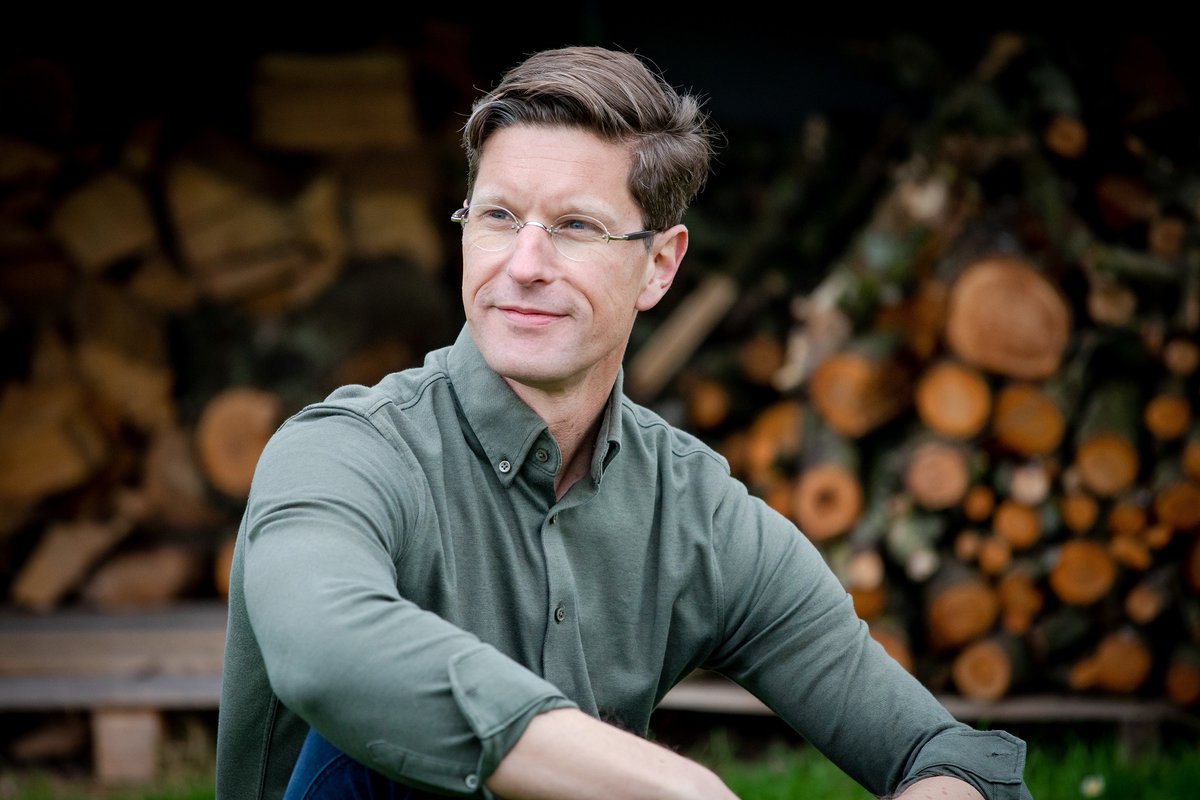 Lindeboom Instituut (@lindeboominst) on Twitter photo Vanaf D.V. 1 september wordt dr. Stef Groenewoud onze nieuwe Lindeboomhoogleraar aan de @TUKampenUtrecht. <a href="/stefgroenewoud/">Stef Groenewoud</a>: van harte gefeliciteerd!
Zie onze website voor meer informatie lindeboominstituut.nl/stef-groenewou… Vanaf D.V. 1 september wordt dr. Stef Groenewoud onze nieuwe Lindeboomhoogleraar aan de @TUKampenUtrecht. <a href="/stefgroenewoud/">Stef Groenewoud</a>: van harte gefeliciteerd!
Zie onze website voor meer informatie lindeboominstituut.nl/stef-groenewou…