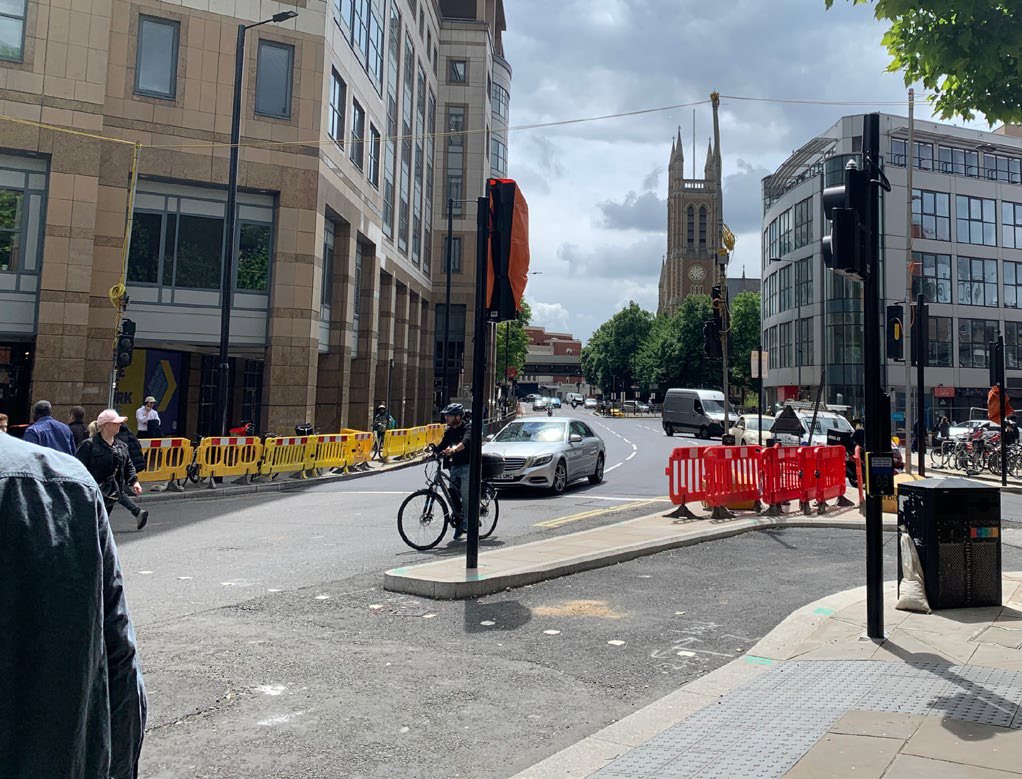 The cycle lanes at Hammersmith Gyratory are nearly finished - transforming this notorious junction, connecting it to Cycleway 9 & @MayorofLondon's expanding cycle network. Building a better London for everyone - a safer, fairer, greener & more prosperous city for all Londoners