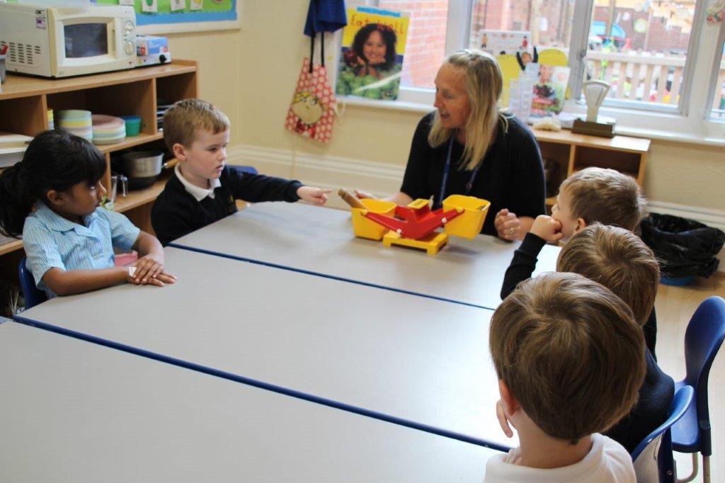ColPrepHigh's tweet photo. Our pre-Reception children have been learning about weight this morning. The children were very detailed in their explanations as to why some things are heavier than others.  They then tested various objects in the Nursery for themselves. #STEAM  #CognitaWay #firststepsinlearning https://t.co/7Rjqcuz3x3