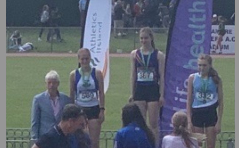 gcmhuireag's tweet image. Comhghairdeas le Natalia Golka(2AG) ar an🥇sa chliathrás 75m &🥈sa 200m sa chomórtas Lúthchleasaíocht Uile Éireann. Congratulations to Natalia Golka who won a gold medal in the Junior 75m hurdles and a silver medal in the Junior 200m in the All-Ireland schools Athletics.👏👏👏