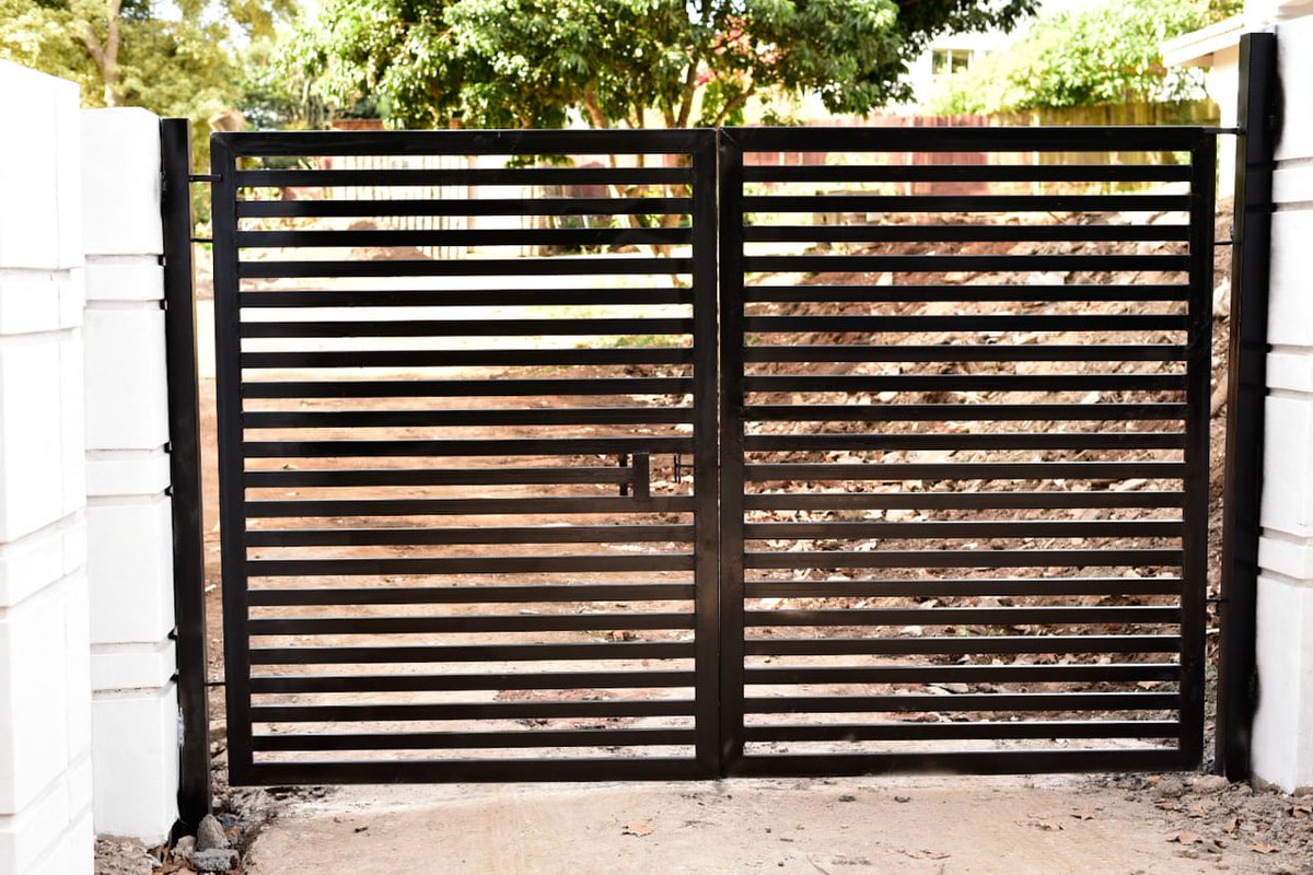 izikoprojects's tweet photo. Let's say you want a proper done gate for your home, who do you call? 🏆 Khuluma nathi. https://t.co/vj9rvZOsxy