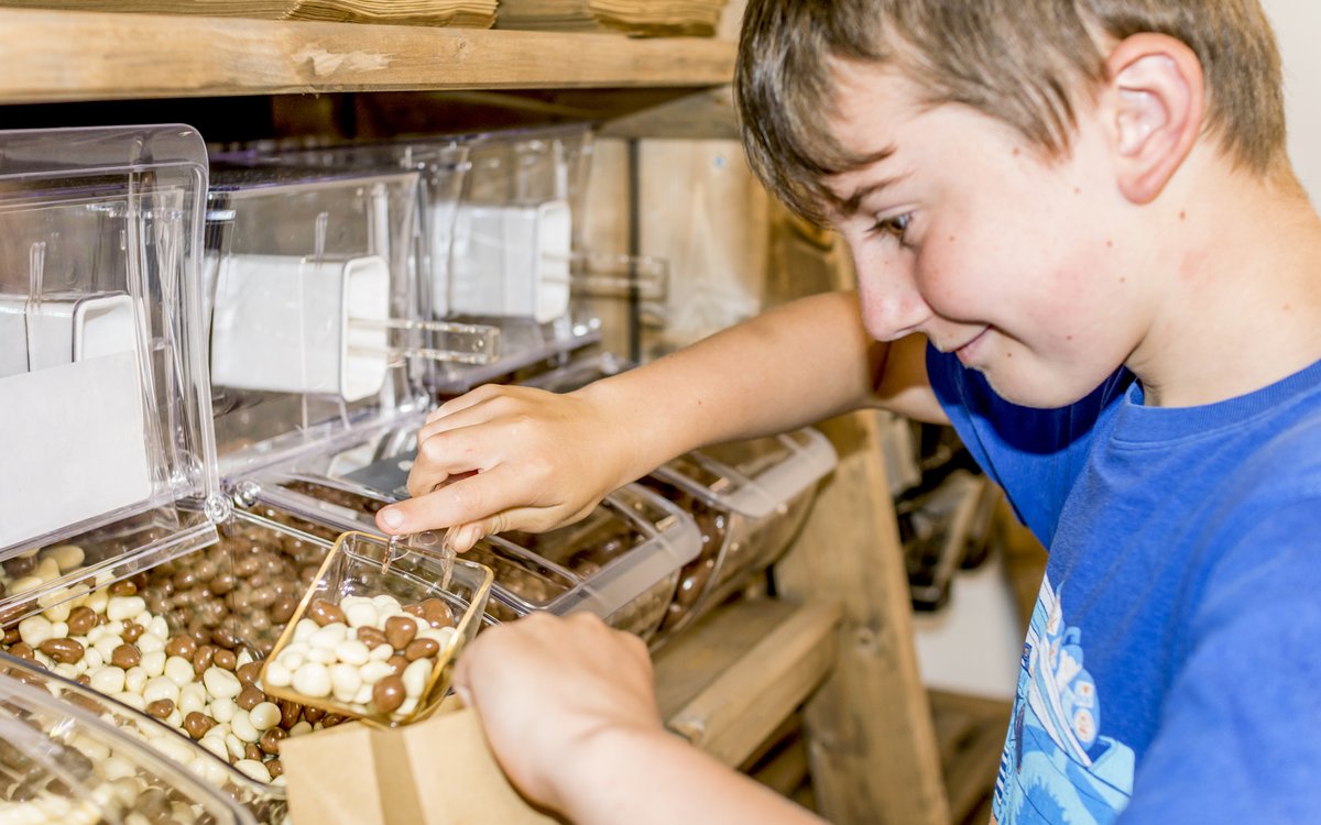 Occombe_Farm's tweet image. Make Occombe part of your plans today. Come for breakfast, come to play, come to shop. 

Treat your family to lunch. Catch up with friends for coffee and cake. Fun for all ages! 

#familydestination #ocombefarm #familyfun