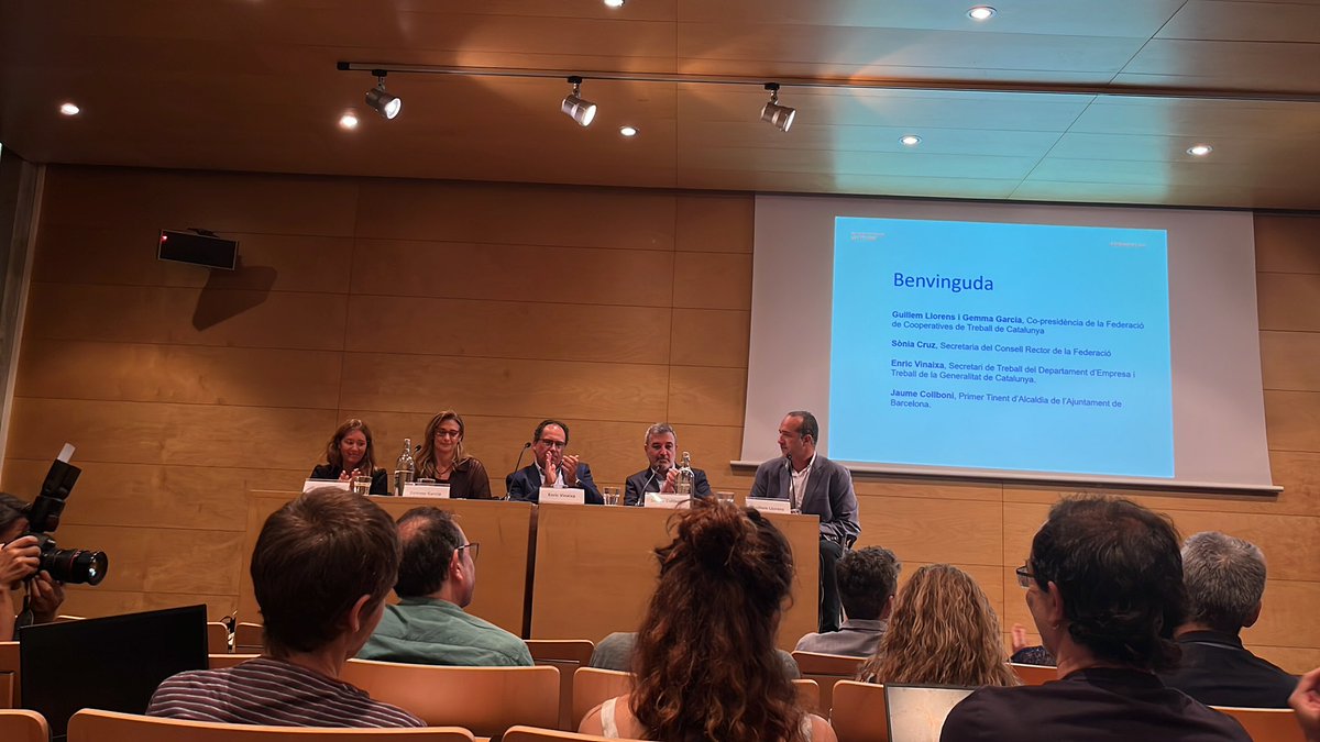 esthermateuc's tweet photo. @suaracoop a l’Assemblea General de la FCTC https://t.co/KTYJUHLne9