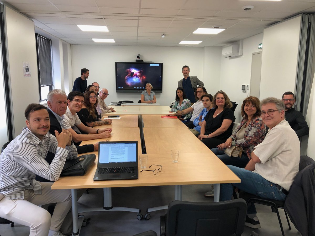 clubentrepribdx's tweet photo. [Atelier Développement Durable] Découverte de la plateforme #BordeauxRSE présentée par Nadia SAADI, Maire-adjointe du quartier Bordeaux centre, Adjointe au maire chargée de l'accompagnement des mutations économiques.
#CEBX #BusinessResponsable https://t.co/TqQs7Km22r