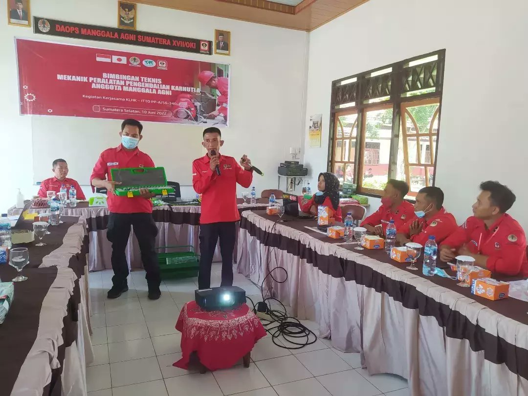 FireItto's tweet photo. Bimbingan Teknis Mekanik Peralatan Pengendalian Kebakaran Hutan dan Lahan di Sumatera Selatan

10 Juni 2022 https://t.co/vQkJK0xYzl