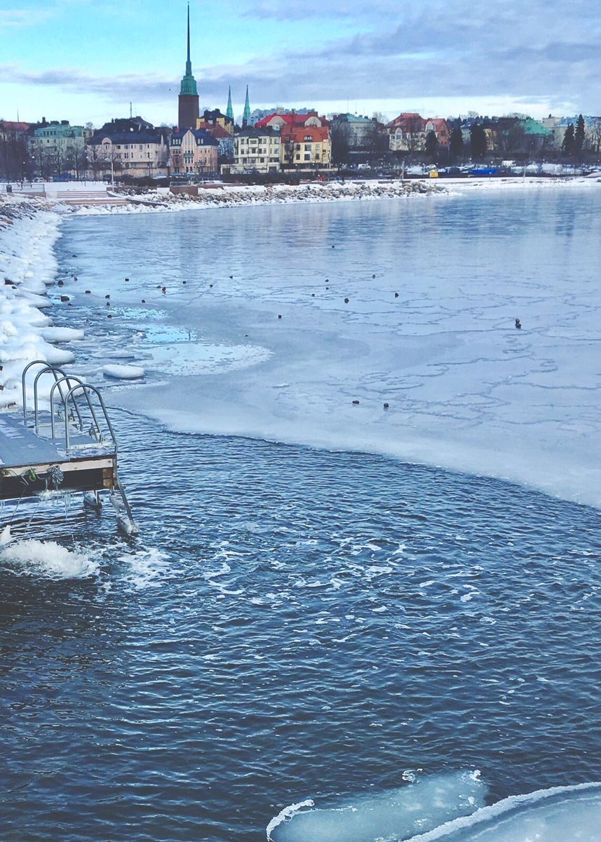 nickquercus's tweet photo. @Baddiel It’s a beautiful city. This is the sea in winter, completely frozen over apart from the dunking bit after a finnish sauna. 🥵🥶 https://t.co/28HoevmVsQ
