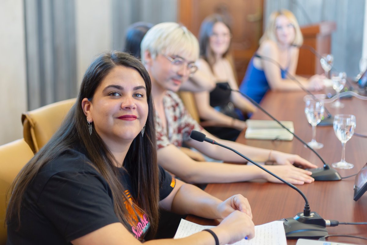 Os dejamos las imágenes de la cuarta mesa redonda de #ARTSevilla22, moderada de nuevo por <a href="/NArrincon/">Noelia Arrincón</a>, hablando del proyecto "LA ISLA ENCANTADA" de <a href="/DipuHU/">Diputación de Huelva</a> en #ARCO22 - Conoce un poco más a Josema Black Nails, Ángeles Oria, Raquel Serrano y Claudia Suárez. ¡GRACIAS A TODOS!