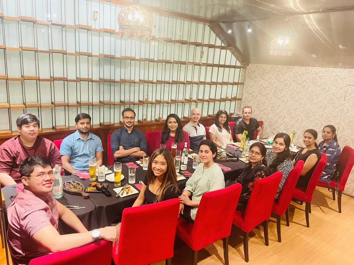 NewAccessSA's tweet image. Highlight on our beautiful @NewAccessSA Singapore Team, finally reunited after 2 years in home office due to the pandemic. 🙌

#NewAccess #privatebanking #privatewealth #digitalbanking #wealthmanagement #NewAccessTeam #NewAccessSingapore 
#teamspirit #NewAccessians