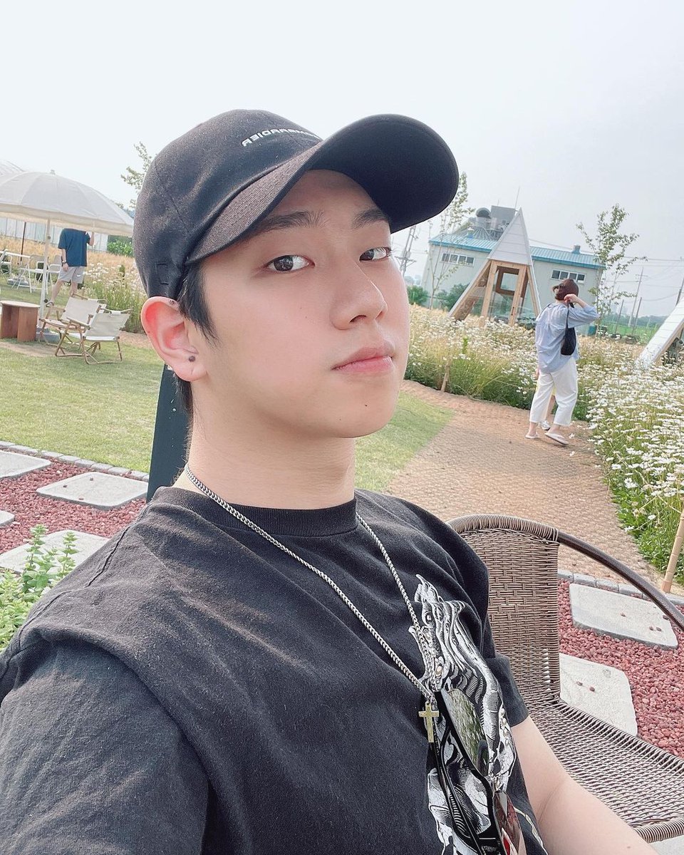 Tinkerland0303's tweet photo. 220610 [#YOUJIN] Yujin Instagram post

The sun is hot~

#weather #good #selfie #selca #itsnicehere👍 #comingtrain #exercise #letsworkhard💪

https://t.co/Hmr78JkYSz

#김유진 #유진 #유진짱짱 #KIMYOUJIN https://t.co/vuPxnbY4Gm