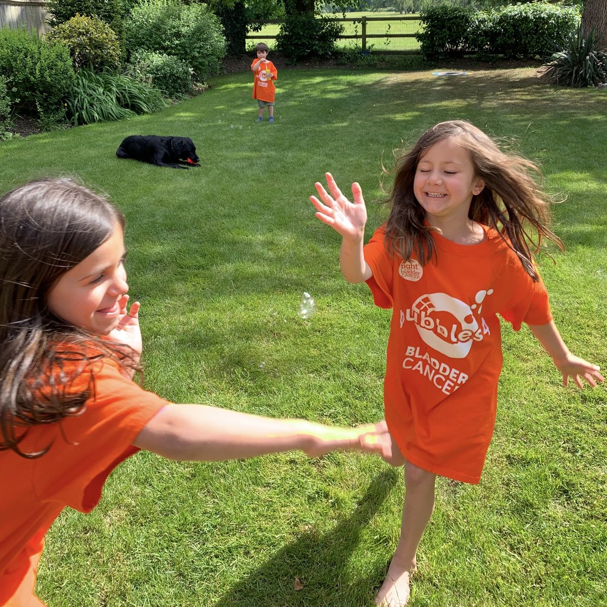 BladderCancerUK's tweet photo. Highlights from #BubblesForBladderCancer day. ✨🧡 
It was so great to see everyone taking part to remember everyone affected by  #BladderCancer. If you would like to donate to continue improving the lives of bladder cancer patients, visit our website: https://t.co/iE8vzpPZ9i 👈 https://t.co/7VuubJzd0u