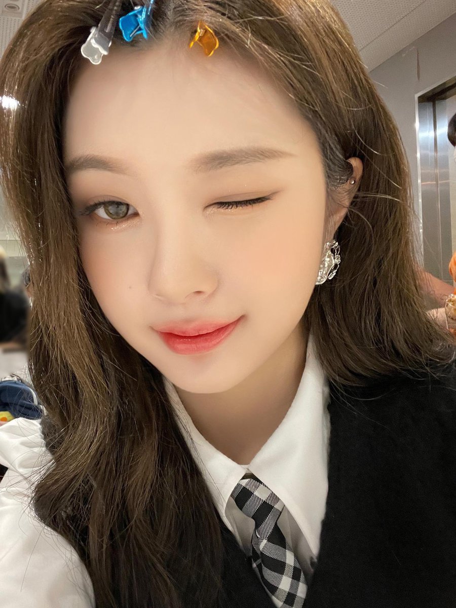 dayeonbbl's tweet photo. [220610] 💬 

: y/n winkku present is here
: 🎁🎁
: +2 📸
: 😉😉
: ㅎㅎㅎㅎㅎㅎㅎㅎㅎㅎㅎㅎㅎㅎ
: i love you 💓 https://t.co/wqN8KFH77e