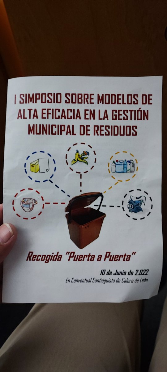 Presentación del decreto, la nueva ley de residuos y la recogida "Puerta a Puerta" en Tentudía 
#simposio 
#puertaapuerta
#residuos
#tentudia