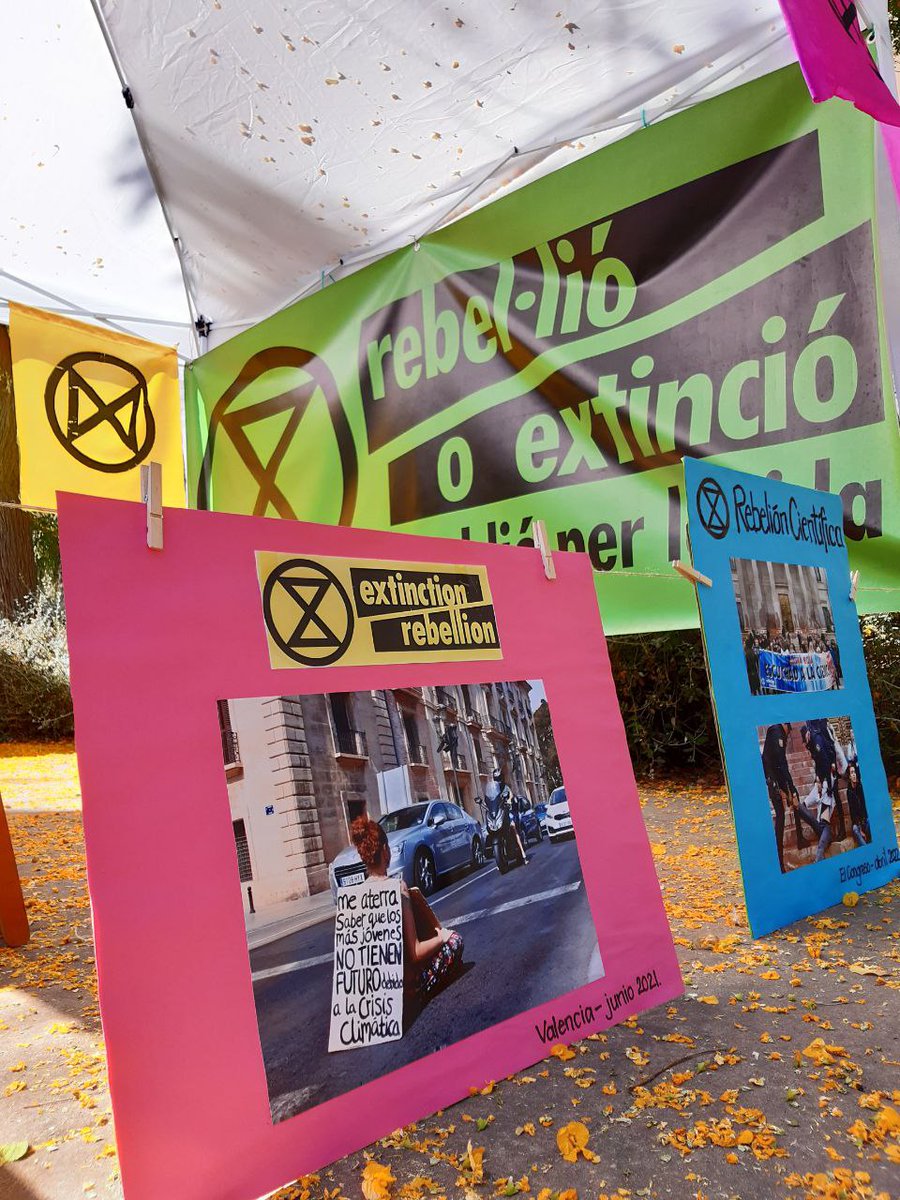 XRValencia1's tweet photo. Ací estem a la @firalternativa, tot el cap de setmana! Vine a conèixer-nos😀
#FiraAlternativaValència https://t.co/k0B3YFXmfu
