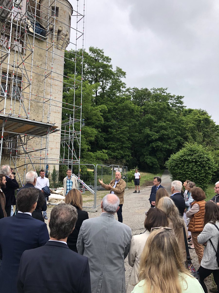AGiuglaris's tweet photo. Visite du chantier du manoir de Courboyer à l’occasion du renouvellement du mécénat de @AXAFrance en faveur de la @fond_patrimoine et de la mission portée par @bernstephane pour le patrimoine en péril #Patrimoine 
Cc @FDJ @MinistereCC https://t.co/frulZwN70n