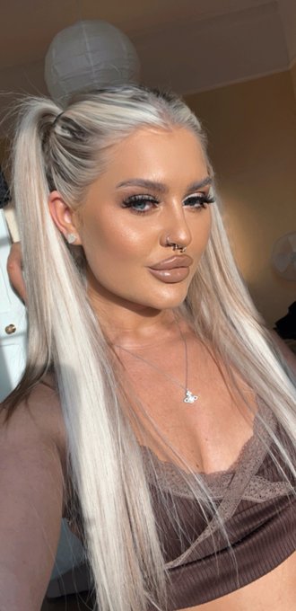 Morning, now give me a kiss 😘 https://t.co/ptRFUEkioa<a href="/tag/newprofilepic"class="tags"><span>#newprofilepic</span></a>