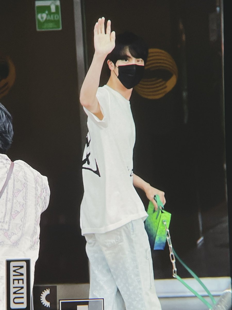 btsxpiccs's tweet photo. 220610 뮤직뱅크 출근 Preview
#BTSARMY #방탄소년단 #BTSComebackToday #BTSJIN https://t.co/7YudDXKiP5