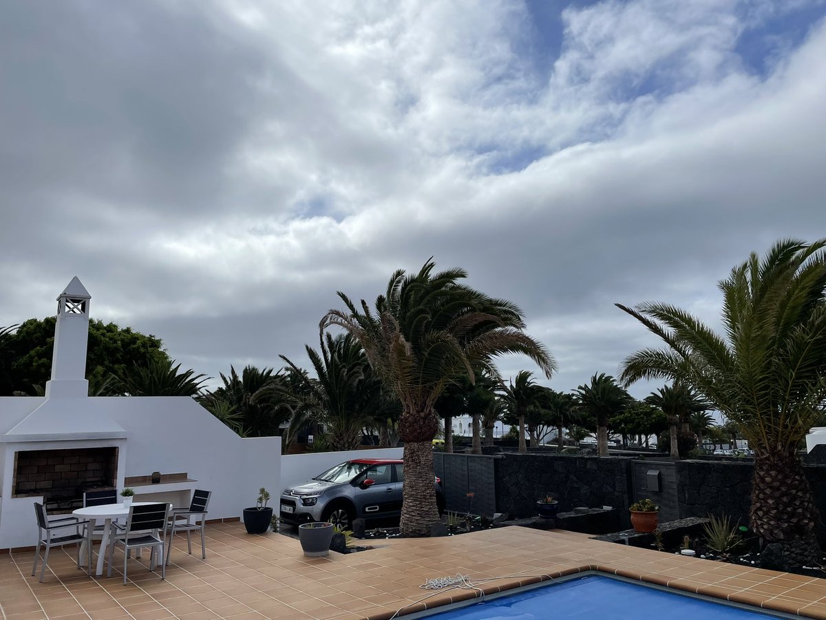 barclerk's tweet photo. Oh dear the clouds have put in an appearance. Hopefully not for too long…#sunshineneeded https://t.co/sCcIMg25oU