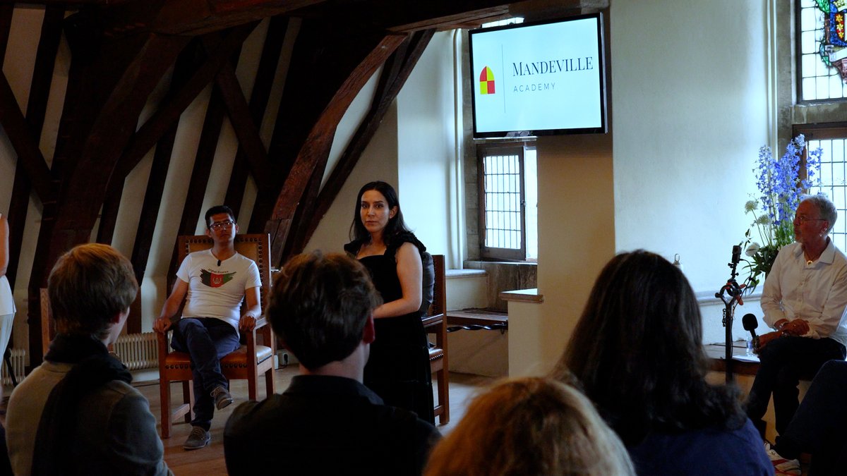 Vrijdag jl organiseerde Mandeville t symposium 'Reconciliation'. Basim Razzo verloor in 2015 zijn familie bij foutief bombardement door NL'se F16's op Mosul. Ingeleid door key spreker Azmat Khan (New York Times) die nav deze casus de Pulitzer Prize won. #Gouda #Gouda750jaar