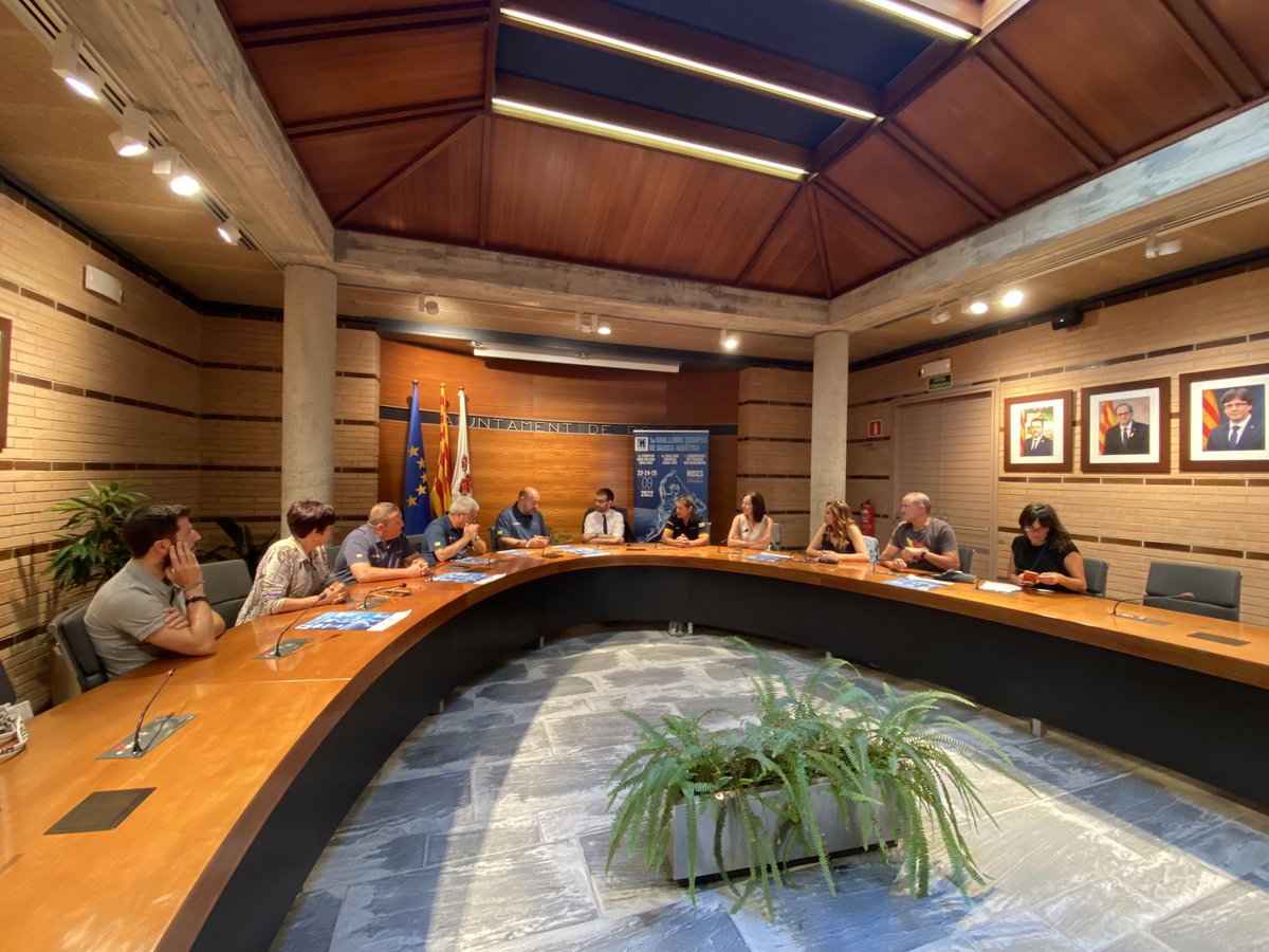 Presentant oficialment a l’<a href="/AjRoses/">Ajuntament de Roses</a> el 1r Challenge Europeu de Marxa Aquàtica 🌊 que es farà del 23 al 25 de setembre a #Roses amb la Selecció Catalana 💛

#sentlamuntanya #sommuntanya #aquàticfeec