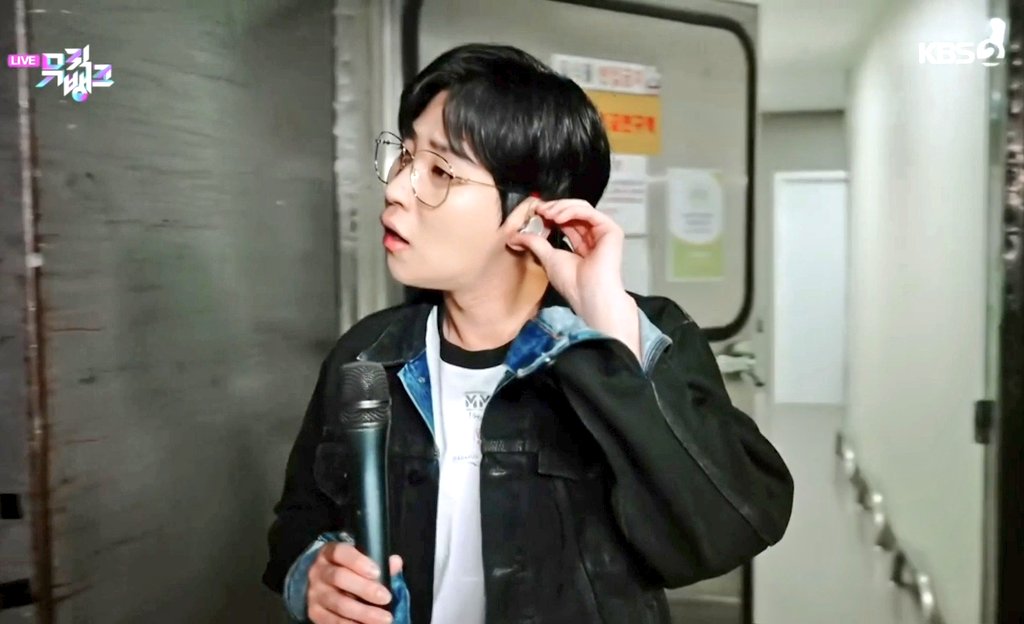 1120_at_once's tweet photo. 세상 이렇게 귀여운 연출로 음방을 해주다니ㅠㅠㅠ
너무 감동이고 예쁘다 정말ㅠㅠㅠㅠ https://t.co/POURSSEWaZ