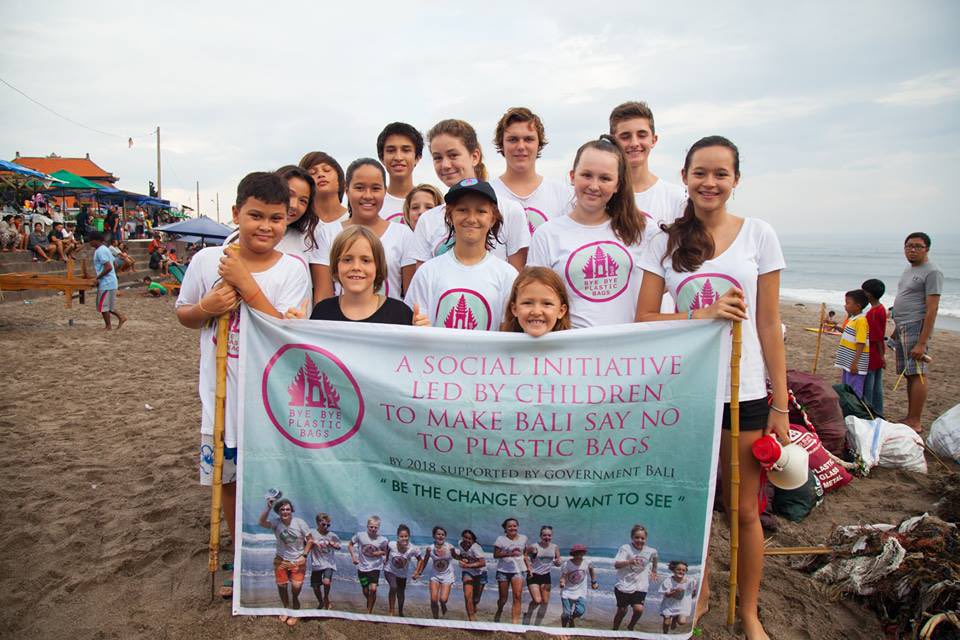 sea_worldwide's tweet photo. For this Friday’s #SocEntSpotlight, we’re celebrating @BBPB_bali ✨
Melati & Isabel were just 12 & 10 when they founded this #SocEnt which has since grown to a global movement putting an end to plastic bags through youth-driven change! 🌍
➡️ https://t.co/tmZDpkYDyW https://t.co/81npT7Rbh2