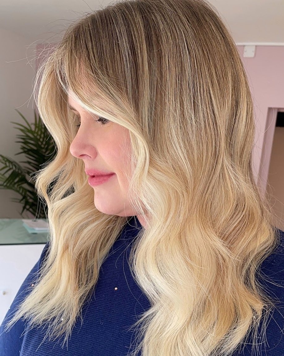 HairRehabLondon's tweet image. Stylist - @robertogbornhair
 
Location - Essex
 
Products - 14" Weft
 
Get The Look - ORIGINAL CLIP-IN EXTENSIONS 18" (130GMS) ⁠
⁠
SHOP: l8r.it/5Gke⁠

#blondebalyage #bronde #shadowroot #balayagehighlights #babylights #hairrehablondon