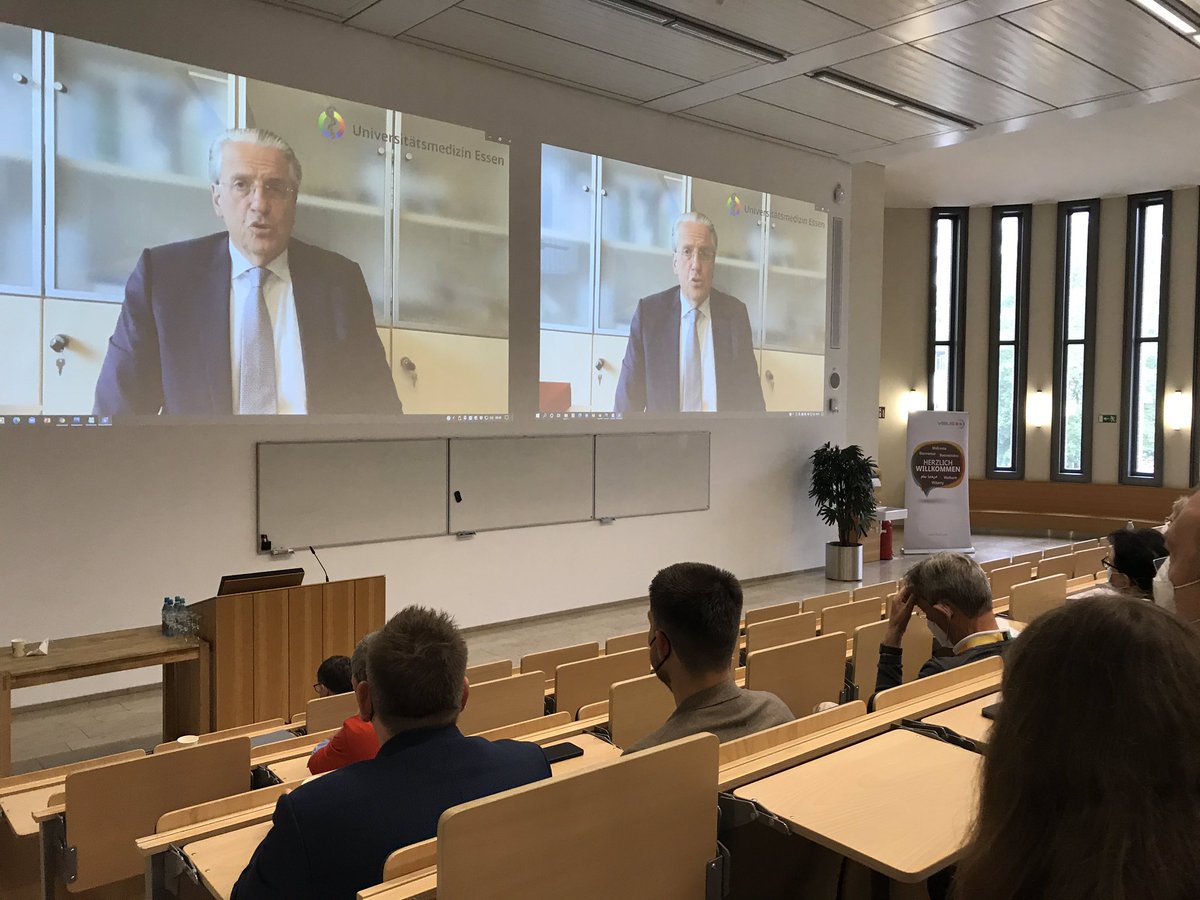 healthcare_de's tweet image. Der #ETIM2022 an der @UniklinikEssen legt heute und morgen den Schwerpunkt auf neue Entwicklungen bei #KI und #Bioinformatik 👍👏