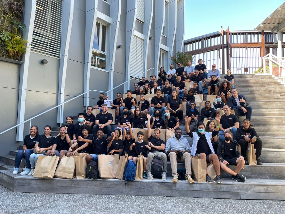 Bravo à tous les élèves et aux lauréats participant à la #VGJJ et encore un immense merci aux nombreux partenaires ⁦<a href="/AcLaReunion/">Académie de La Réunion</a>⁩ ⁦@DaneLaReunion⁩ ⁦<a href="/CardieReunion/">CARDIE REUNION</a>⁩ ⁦<a href="/Bouftang/">collectif bouftang</a>⁩ ⁦<a href="/JF_Finck/">Jean-François Finck</a>⁩ ⁦<a href="/ChPiombo/">Christophe Piombo</a>⁩ ⁦<a href="/dmichel974/">MICHEL David</a>⁩ ⁦<a href="/ChantalManes/">Chantal Manes Bonnisseau</a>⁩