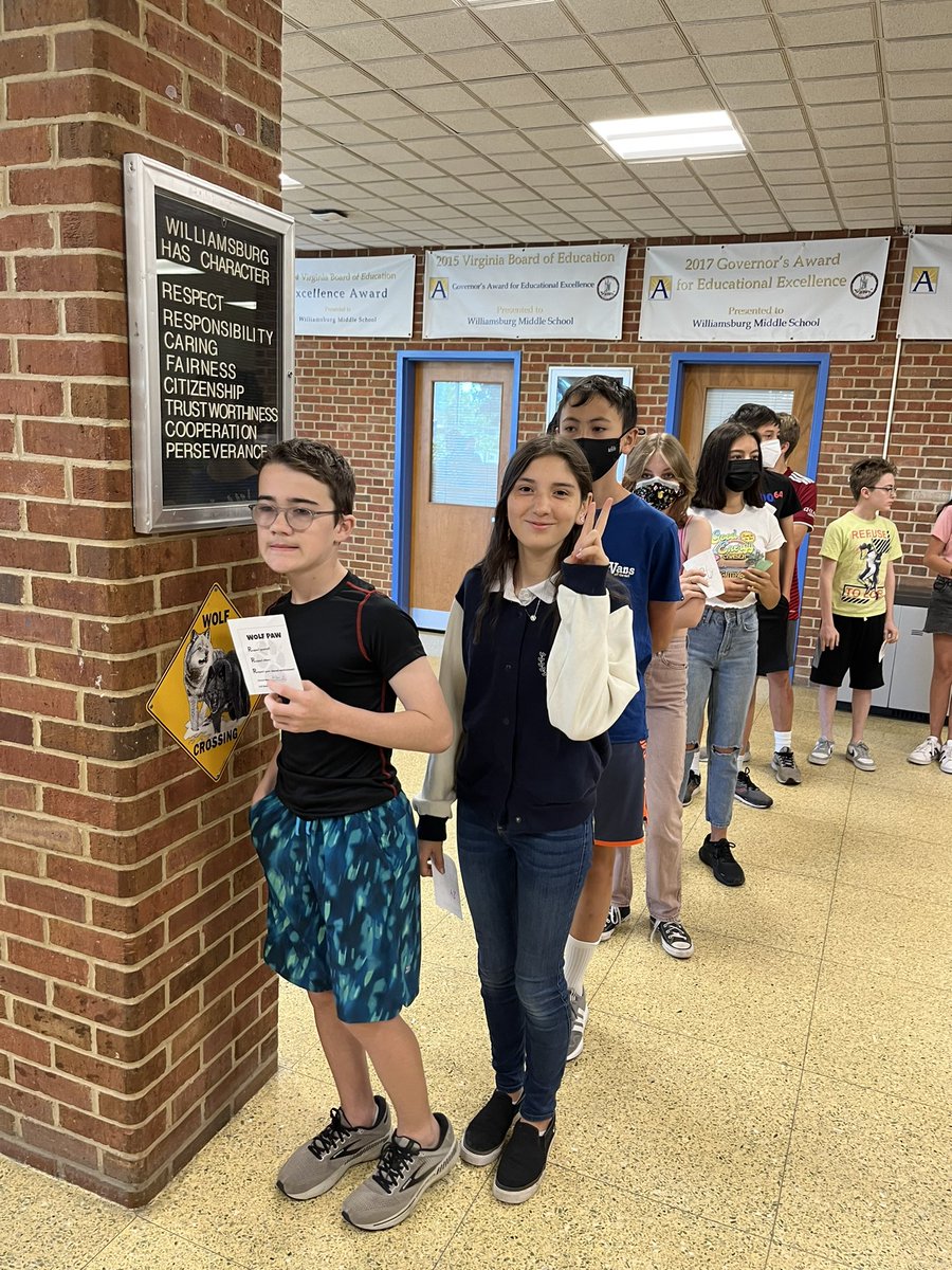 4th quarter Wolf Paw Prizes were given out today. Congratulations to our winners! @JodyOslerWMS <a href="/BoykinBryan/">Bryan Boykin</a> <a href="/APSVirginia/">Arlington Public Schools</a>