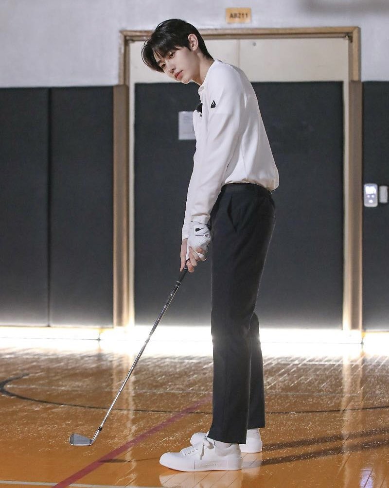 shnflict's tweet photo. tennis hoon 🎾                   golfer hoon ⛳️ https://t.co/PyW3YMVA7K